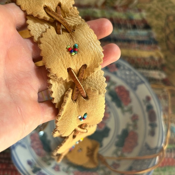 Handcrafted Native American Beaded Tan Leather Tie Headband Headrest - Picture 15 of 15